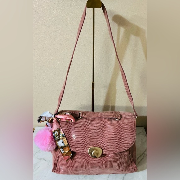 See By Chloe Rose Textured Bag with Gold Clasp - Picture 11 of 11